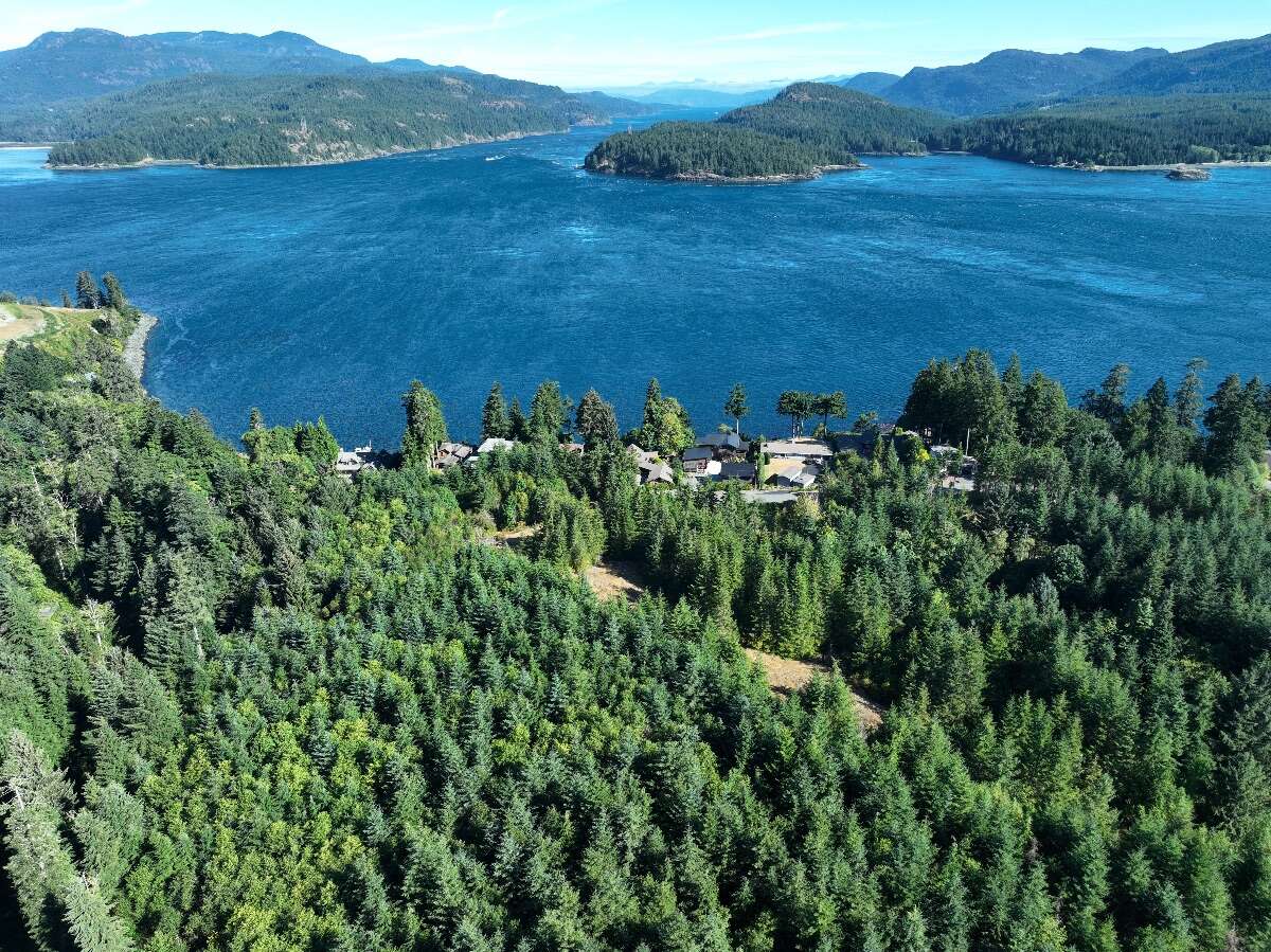 Rural Acreage in Race Point 