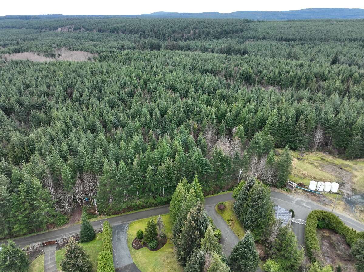 Rural Acreage in Race Point 