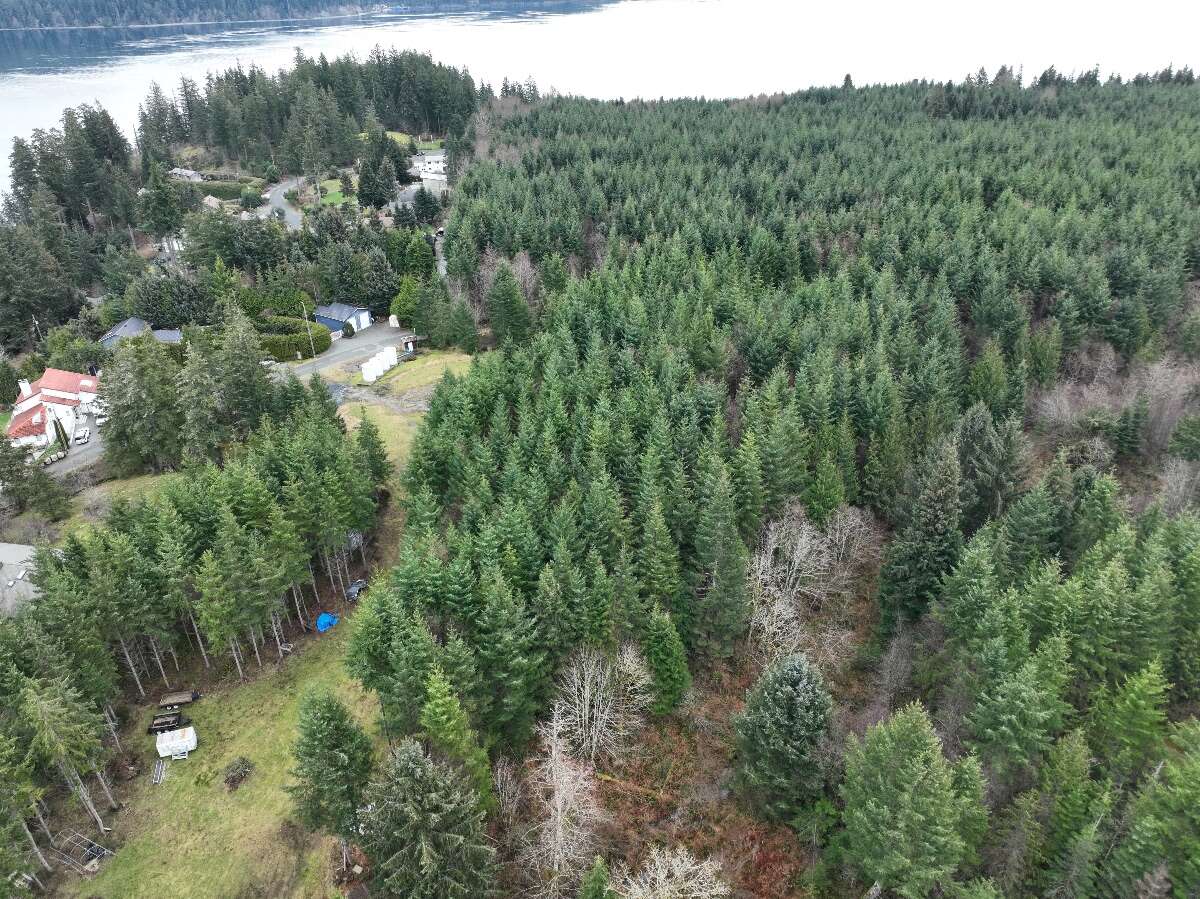 Rural Acreage in Race Point 