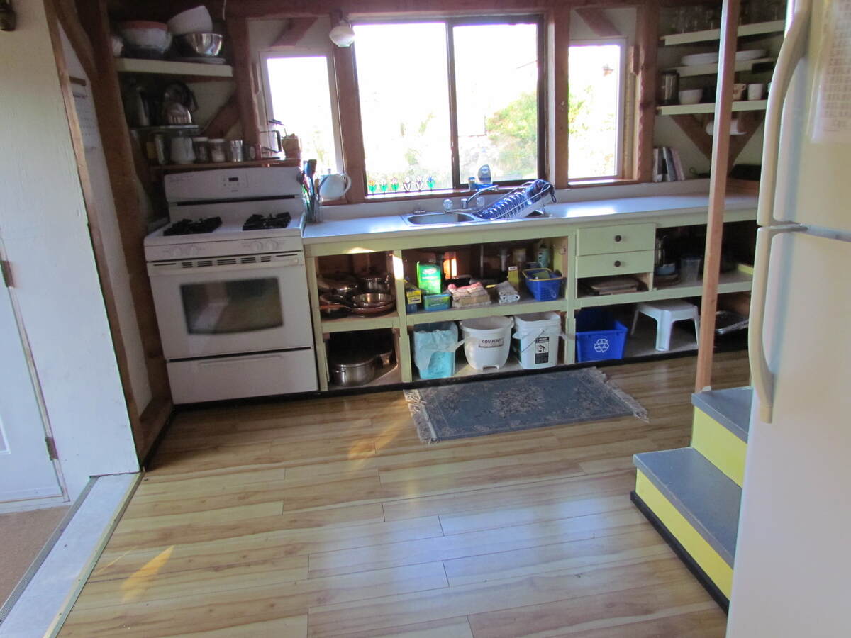 Yew 4 kitchen