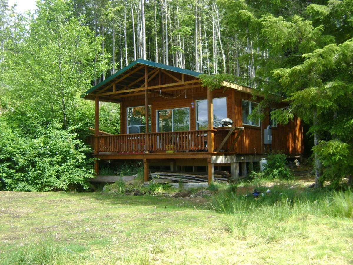 Cypress 3. Two bedrooms/4 person cabin