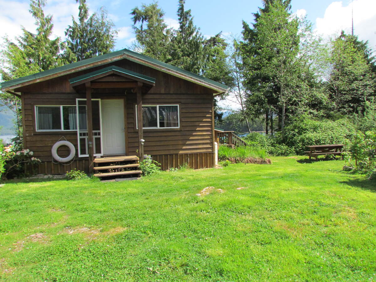 Fir 2. Two bedrooms/4 person cabin.