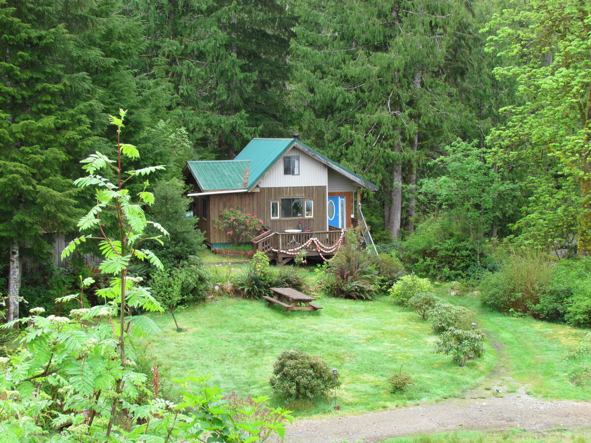 Fir 4. Four bedrooms/8 person cabin