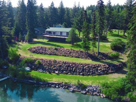 Waterfront Property For Sale in Lac La Hache, BC - 2 bdrm, 1 bath (4803 Lakeview Road)