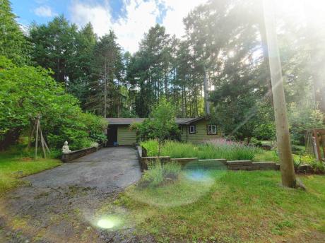 House / Detached House / Recreational Property For Sale on Gabriola Island, BC - 4 bdrm, 2 bath (451 Berry Point Road)