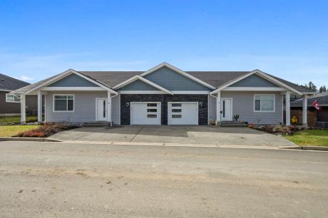 Patio Home / Half Duplex For Sale in Campbell River, BC - 3 bdrm, 2 bath (1580 Glen Eagle Drive)