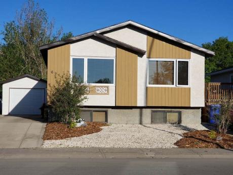 House For Sale in Regina, SK - 2+1 bdrm, 2 bath (6914 Cunningham Drive)