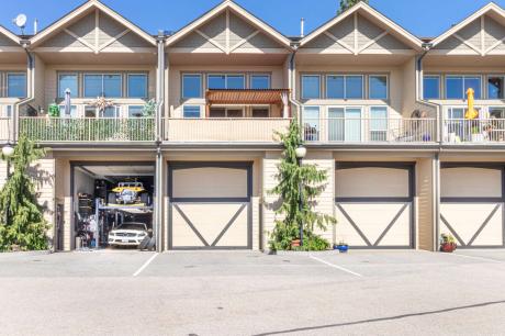 Townhouse For Sale in West Kelowna, BC - 2 bdrm, 2 bath (3359 Cougar Rd)
