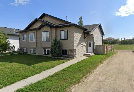 Half Duplex For Sale in Red Deer, AB - 2 bdrm, 2 bath (53 Jennings Crescent)