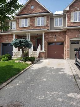Townhouse For Sale in Waterdown, ON - 3 bdrm, 3 bath (79 Browview Drive)