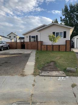 House / Manufactured Home / Mobile Home / Modular Home For Sale in Spruce Grove, AB - 3 bdrm, 2 bath (75 Spring Field Cres)