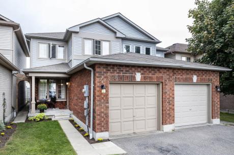 Townhouse For Sale in Whitby, ON - 3 bdrm, 3 bath (58 Greengrove Way)