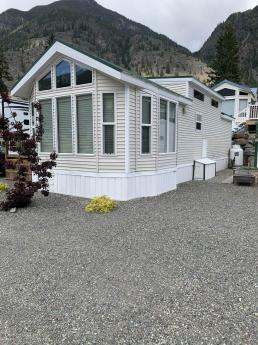 Manufactured Home For Sale in Keremeos, BC - 1 bdrm, 1 bath (53, 4354 Highway 3)