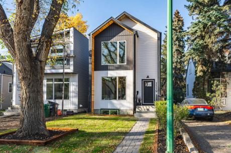 House / Detached House For Sale in Saskatoon, SK - 3 bdrm, 2.5 bath (1119 9th Street East)