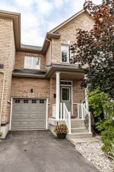 Townhouse For Sale in Kitchener, ON - 3 bdrm, 2.5 bath (46, 110 Highland Rd E)