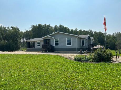 Acreage / House / Land with Building(s) For Sale in Onoway, AB - 3 bdrm, 2.5 bath (56223 Range Road 30)
