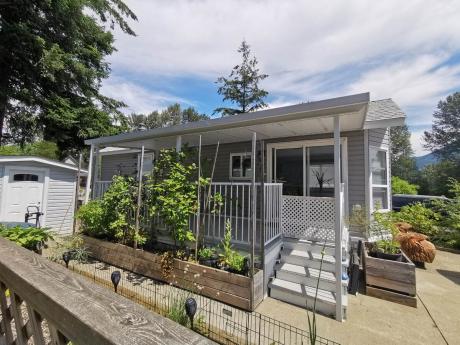 Mobile Home / Recreational Property For Sale in Harrison Mills, BC - 1 bdrm, 1 bath (164, 14600 Morris Valley Rd Harrison Mills)