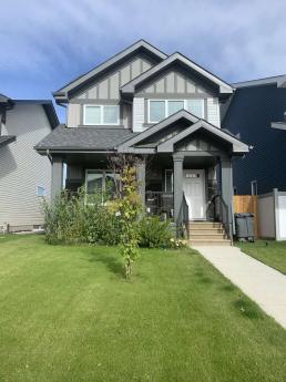 House / Detached House For Sale in Saskatoon, SK - 3 bdrm, 2.5 bath (455 Secord Way)