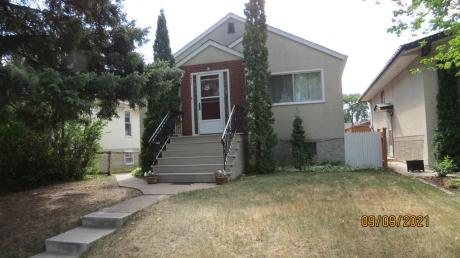 House / Revenue Property For Sale in Edmonton, AB - 2+2 bdrm, 2 bath (7911 81 Ave NW)