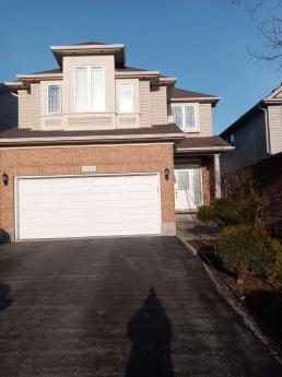House / Detached House For Sale in London, ON - 4 bdrm, 4 bath (1389 Pleasantview Drive)