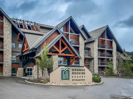 Condo / Apartment For Sale in Canmore, Alberta - 1 bdrm, 1 bath (124, 901 Mountain Street)