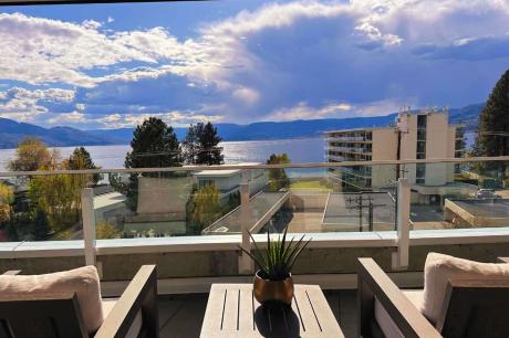 Waterfront Property / Condo For Sale in Kelowna, BC - 3 bdrm, 3.5 bath (4071 Lakeshore Road)