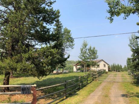Acreage / Manufactured Home For Sale in Lone Butte, BC - 4 bdrm, 2 bath (6851 Fawn Creek Road)