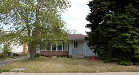 House For Sale in Edmonton, AB - 3 bdrm, 3 bath (7615 173 St. NW)
