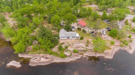 House / Acreage / Bungalow / Cottage / Waterfront Acreage For Sale in Tweed, ON - 3 bdrm, 1 bath (167 Marlbank Rd)
