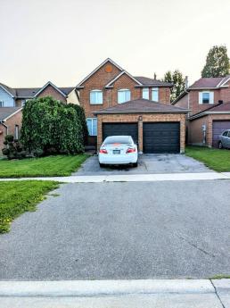 House / Detached House For Rent in Whitby, ON - 4+1 bdrm, 4 bath (150 Bassett Blvd)