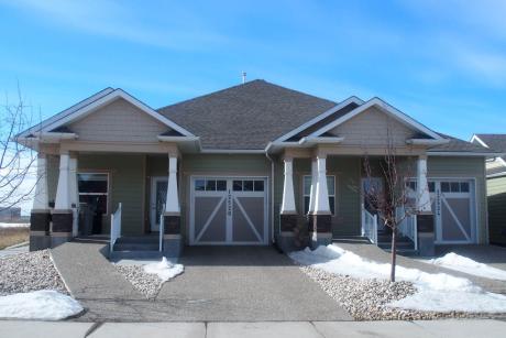 Half Duplex For Sale in Grande Prairie, AB - 2+2 bdrm, 2 bath (12520 103b Street)