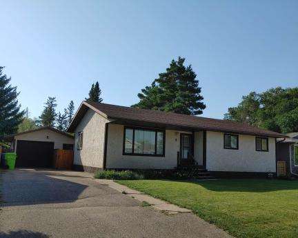 House / Detached House For Sale in Fort Qu'appelle, Saskatchewan - 4 bdrm, 3 bath (4 Willow Crescent)