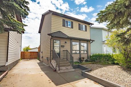 House / Detached House For Sale in Calgary, AB - 3 bdrm, 2 bath (129 Erin Ridge Rd SE)